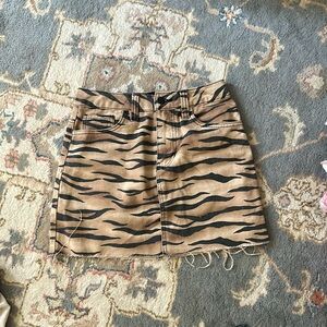 Forever 21 tiger print mini skirt size small